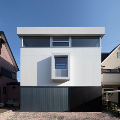 クリアストリハウス